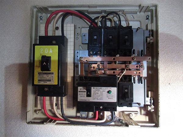 神奈川県川崎市 ブレーカー 全体